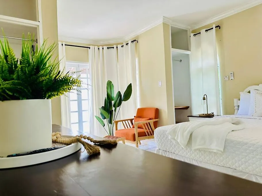 Falcon Islandview - Airport Pickup Available - 24Security Montego Bay